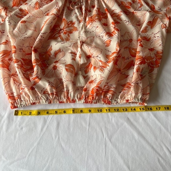 Crew tassel tie- front cropped top in breezy blooms - Picture 8 of 11